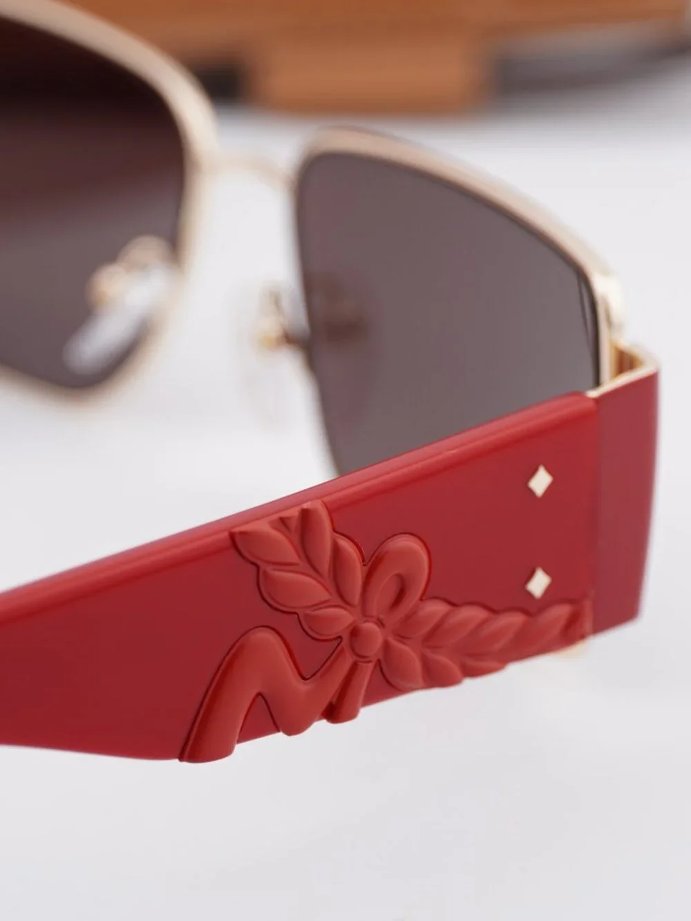 MCM MW0012 32E Rectangle Sunglasses – Pale Gold/Red / Mauve